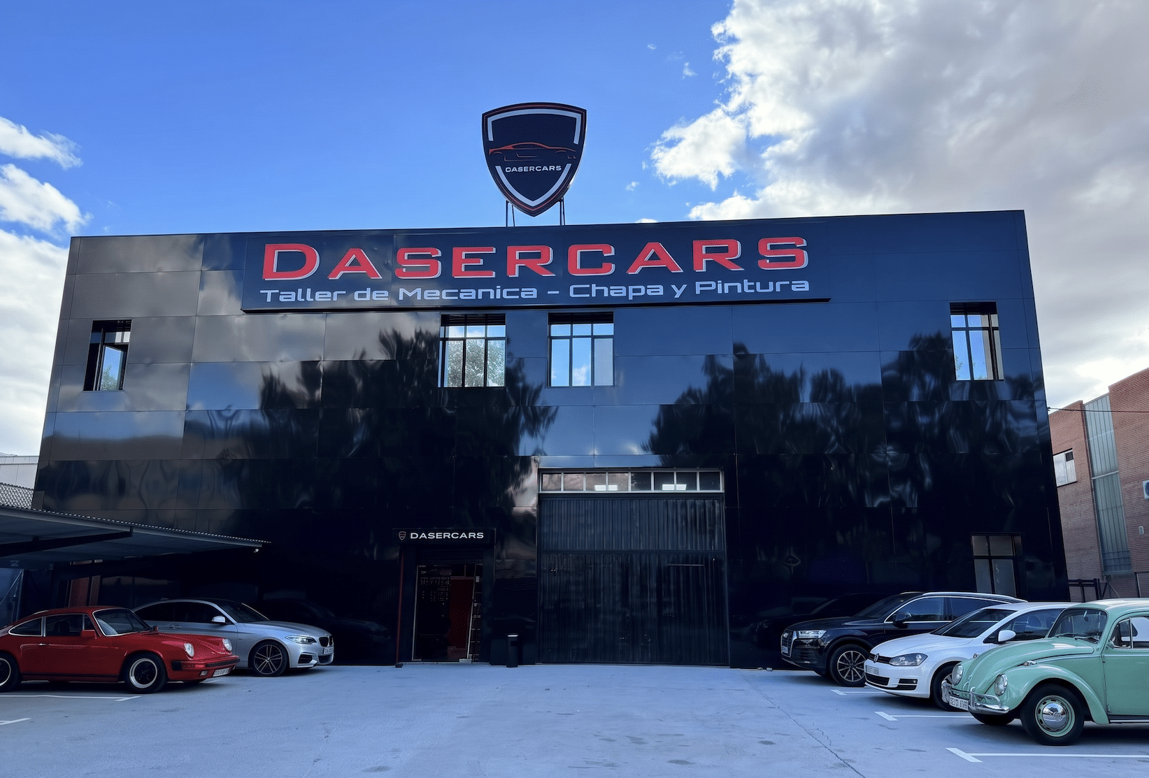 Façana del taller Dasercars d'Alcobendas, Madrid